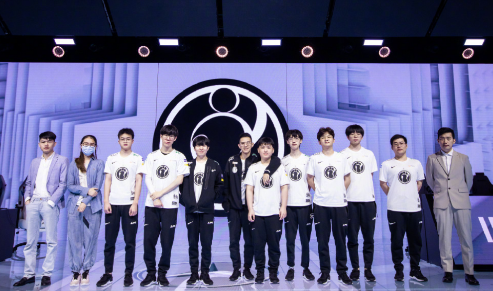 很多观众在 很多观众在