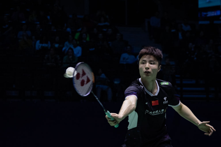 我们在你背 我们在你背